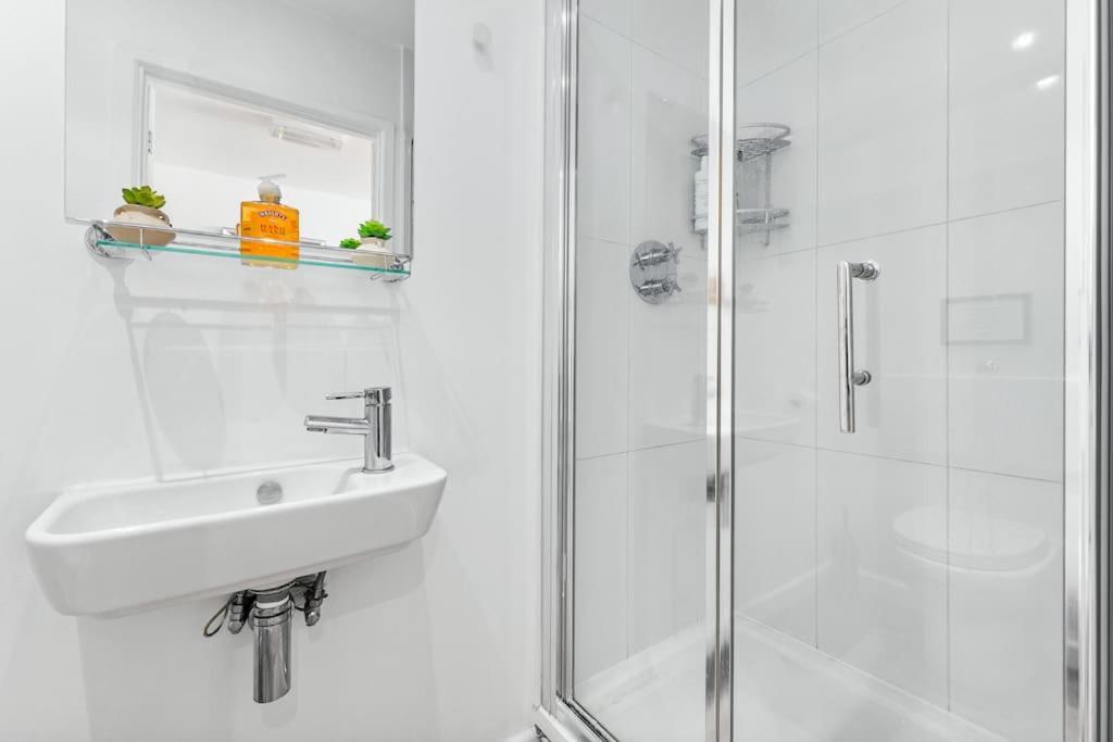 Spacious And Delightful Sleep 5 Piccadilly Vrc London Eksteriør bilde
